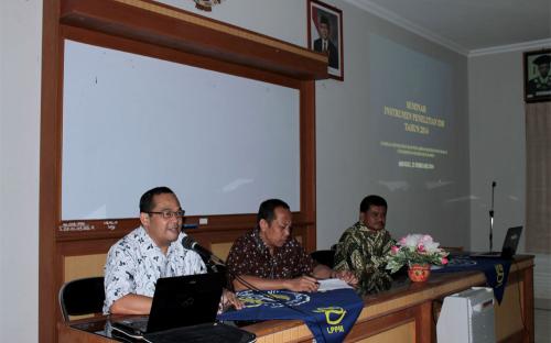 seminar idb tahun 2014