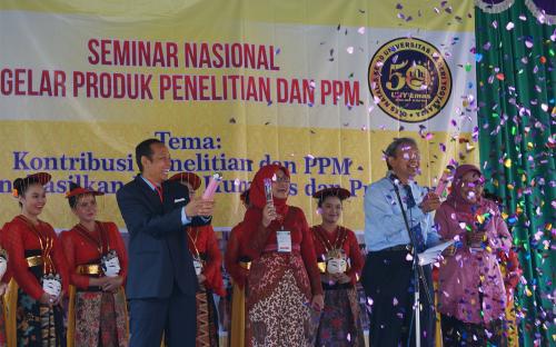 pembukaan seminar nasional 2014