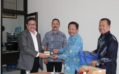 rektor unis tangerang bersama ketua lppm uny