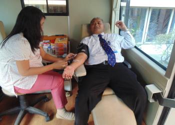 WR III saat mendonorkan darahnya